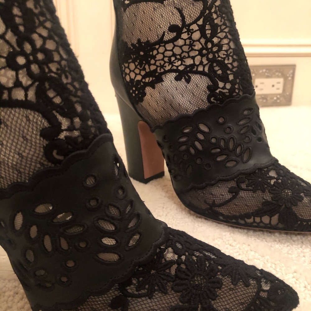 Lace chunky heel booties - Picture 8 of 9